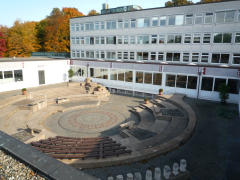 Innenhof vom Kronberggymnasium Aschaffenburg